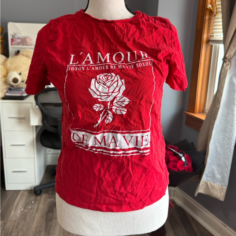Red Graphic Tee with Rose Design H&M size S